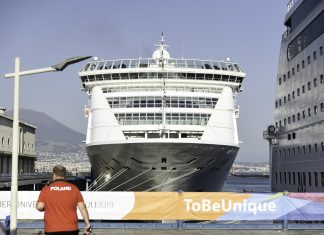 Wioska uniwersjadowa na… statku