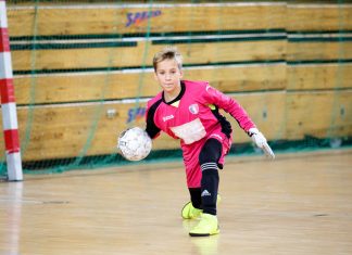 SELECT oficjalną piłką turnieju FUTSAL GRAM