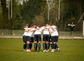 Piłkarki AZS UJ Kraków czekają na decyzję