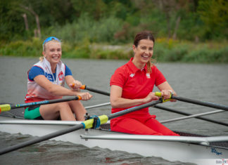 Minister sportu łapie za wiosła z Agnieszką Kobus-Zawojską