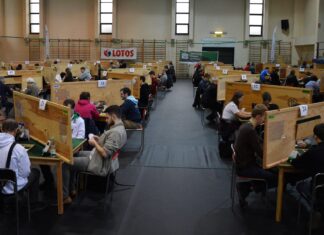 Akademiccy brydżyści walczą o medale AMP w Warszawie