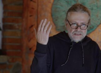 Adam Fedorowicz zaprojektował dla AZS statuetkę AMP