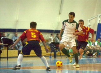 Komentowali, pisali i grali w futsal dla AZS UW