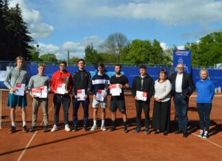 Warszawskie uczelnie najlepsze w tenisowych półfinałach AMP