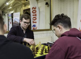 Dominacja Akademii Leona Koźmińskiego podczas AMP w szachach w Chorzowie