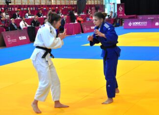 Każdy ma plecy i może na nie upaść