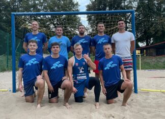 Na hiszpańskim piasku o medale AME. UW Warszawa mierzy wysoko w siatkówce plażowej