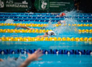 Choć święta za pasem, to w szwach pękał basen