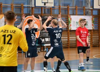 Na 20 sekund przed końcem ławka szalała