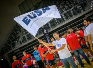 Dyskusja o sporcie akademickim, ale nie akademicka