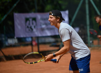 Czas wyjąć korty na stół