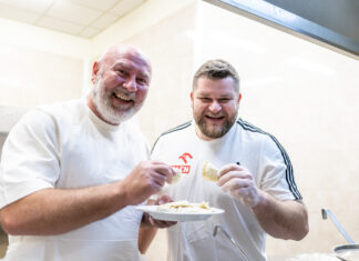 Boże Narodzenie azetesiaków. Święta Bukowieckiego w Barcelonie, wymarzone prezenty i przepis na sałatkę Fajdka