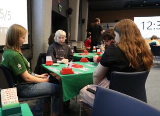 W ręku cztery kolory, ale celują w złoto