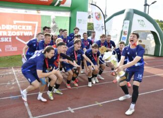 Piłkarze Uniwersytetu Rzeszowskiego najlepsi w AMP w Lesznie!