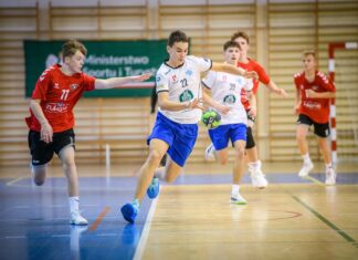 Minuty dzielą od gry w Łączy nas Niepodległa