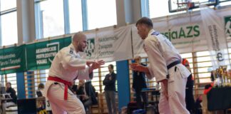 Dźwignąć i rzucić się po medal